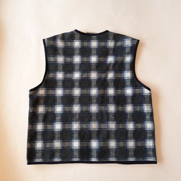 Plaid Northern Reflections Zip Up Vest - Picture 5 of 5
